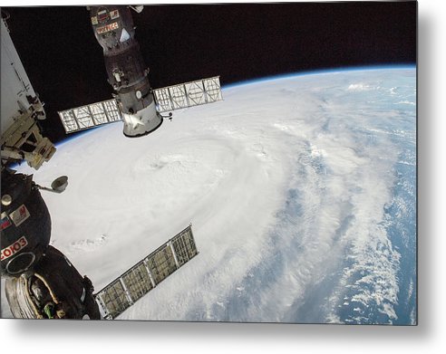 International Space Station / Art Photo - Metal Print