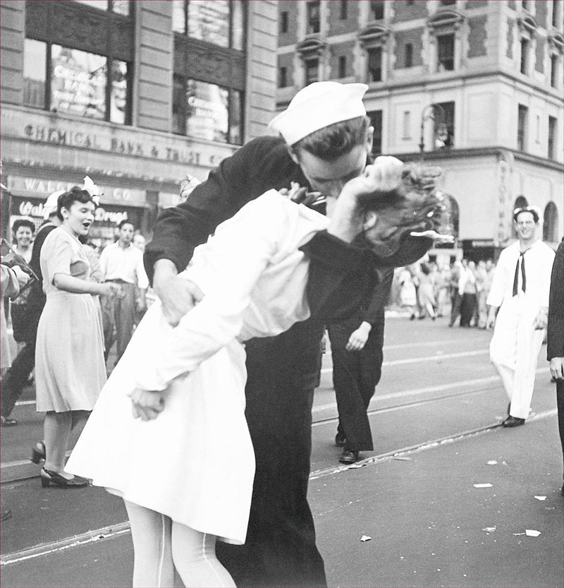 Kiss at Times Square, New York (restored version)