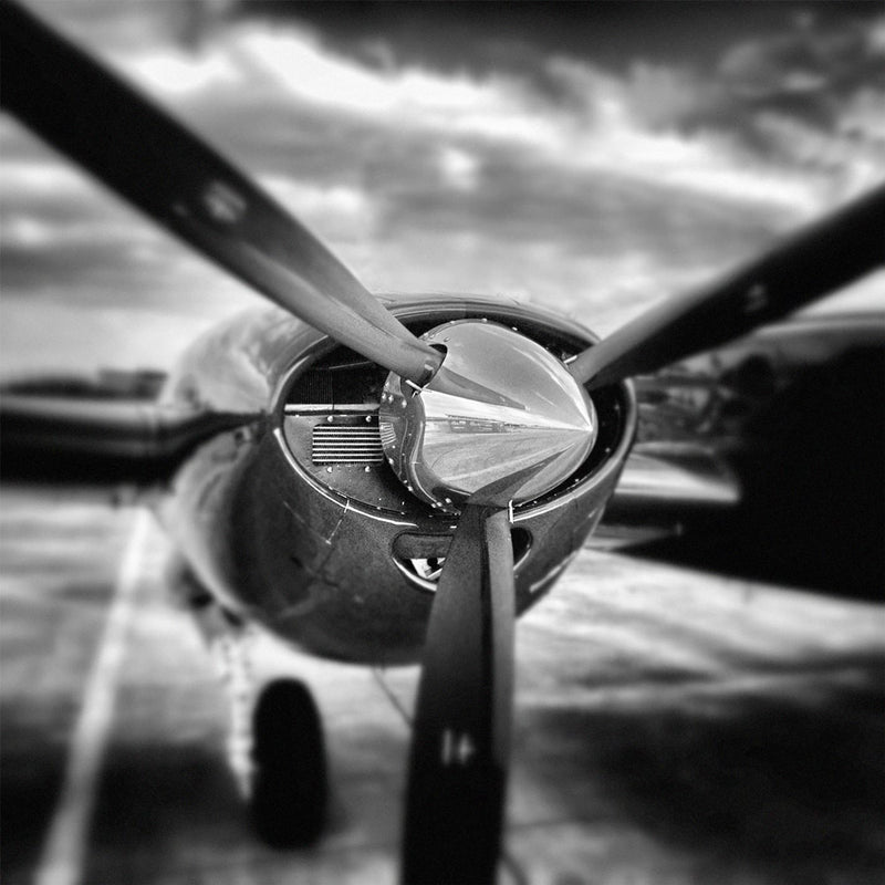 Propeller, Monochrome