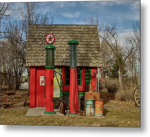 A Vintage Texaco Gas Station / Art Photo - Metal Print