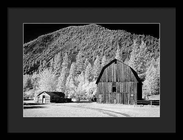 Barn in rural Montana, Infrared View / Art Photo - Framed Print