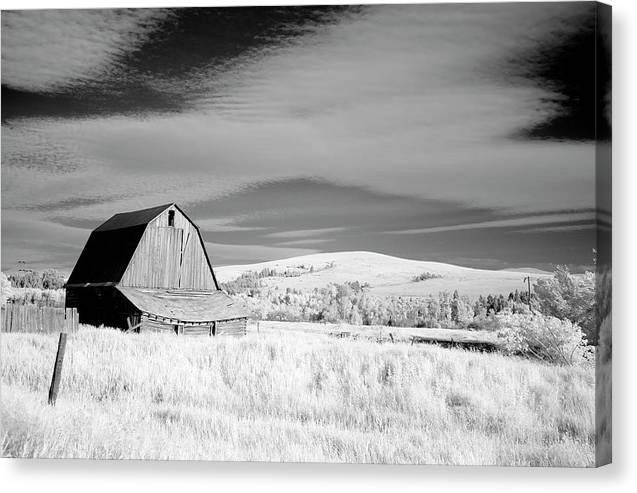 Barn in rural Wyoming, Infrared View / Art Photo - Canvas Print