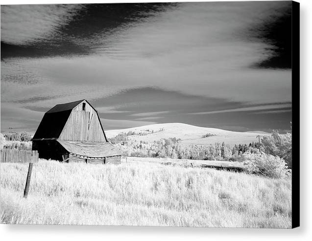 Barn in rural Wyoming, Infrared View / Art Photo - Canvas Print