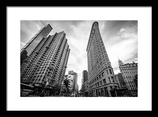 Flat Iron Building, New York / Art Photo - Framed Print