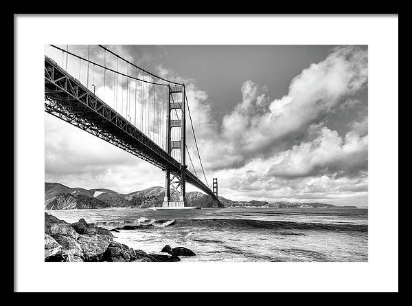 Golden Gate Bridge / Art Photo - Framed Print