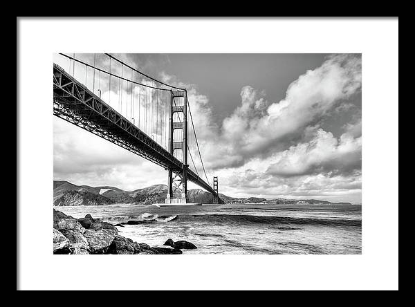 Golden Gate Bridge / Art Photo - Framed Print