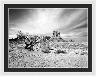 Monument Valley, Arizona / Art Photo - Framed Print