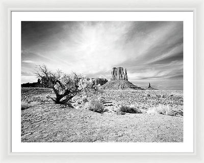 Monument Valley, Arizona / Art Photo - Framed Print