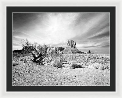 Monument Valley, Arizona / Art Photo - Framed Print