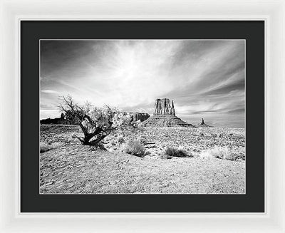 Monument Valley, Arizona / Art Photo - Framed Print