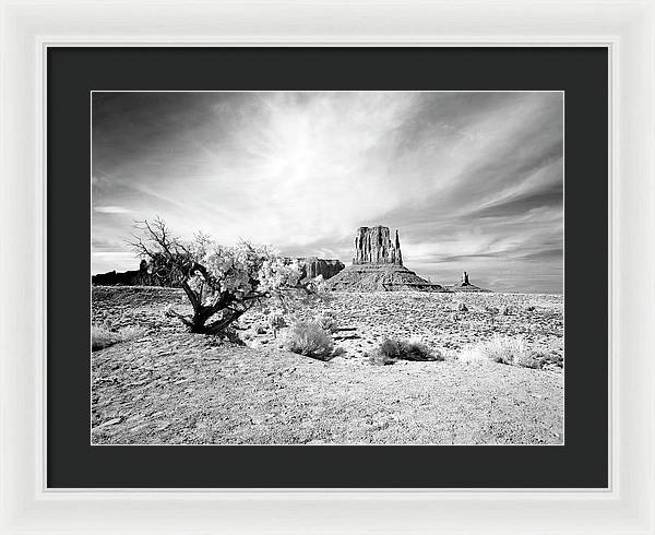 Monument Valley, Arizona / Art Photo - Framed Print