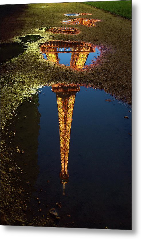 Reflet de la Tour Eiffel, Paris / Art Photo - Metal Print