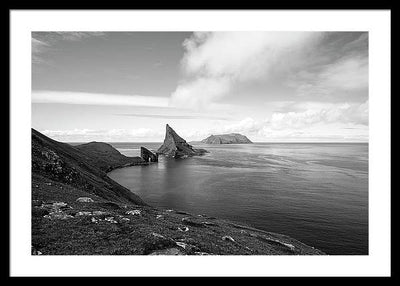 The Drangarnir sea stacks off the Faroe Islands. / Art Photo - Framed Print