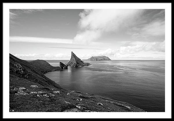 The Drangarnir sea stacks off the Faroe Islands. / Art Photo - Framed Print