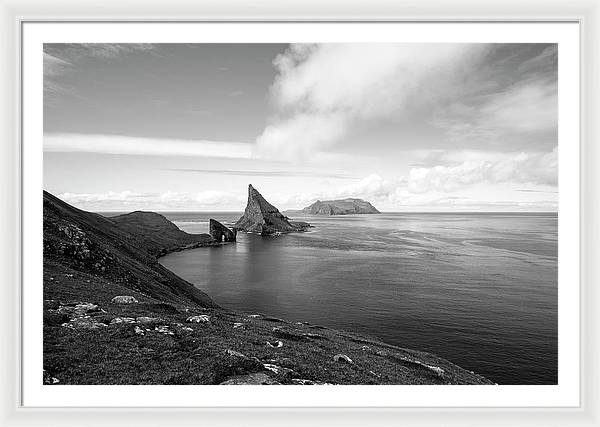 The Drangarnir sea stacks off the Faroe Islands. / Art Photo - Framed Print