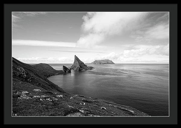 The Drangarnir sea stacks off the Faroe Islands. / Art Photo - Framed Print