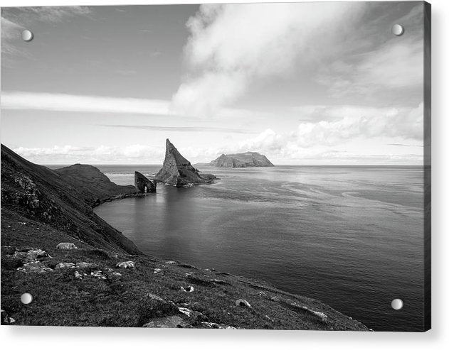 The Drangarnir sea stacks off the Faroe Islands. / Art Photo - Acrylic Print