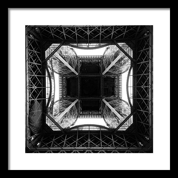 Tour Eiffel, Paris / Art Photo - Framed Print