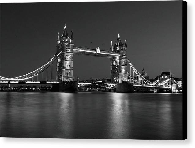 Tower Bridge, London / Art Photo - Canvas Print