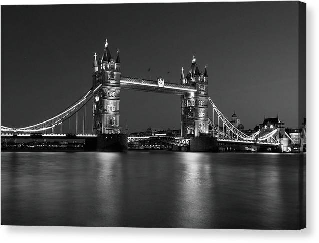 Tower Bridge, London / Art Photo - Canvas Print