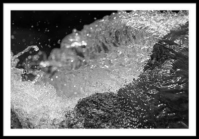 Wave, Close up, Black and White / Art Photo - Framed Print