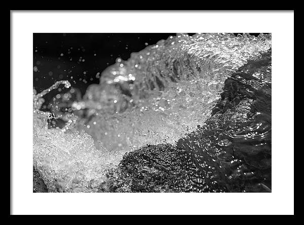 Wave, Close up, Black and White / Art Photo - Framed Print