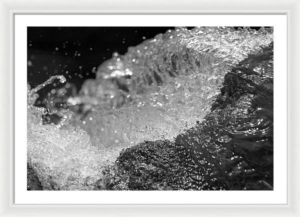 Wave, Close up, Black and White / Art Photo - Framed Print