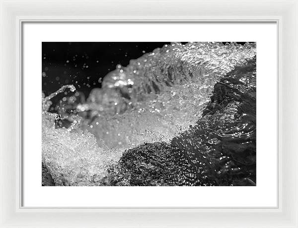 Wave, Close up, Black and White / Art Photo - Framed Print