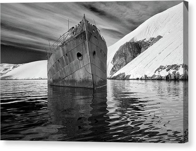 Whaling Ship, Black and White / Art Photo - Canvas Print