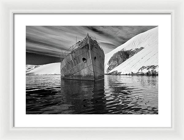 Whaling Ship, Black and White / Art Photo - Framed Print