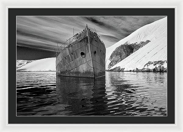 Whaling Ship, Black and White / Art Photo - Framed Print