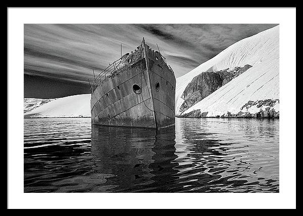 Whaling Ship, Black and White / Art Photo - Framed Print