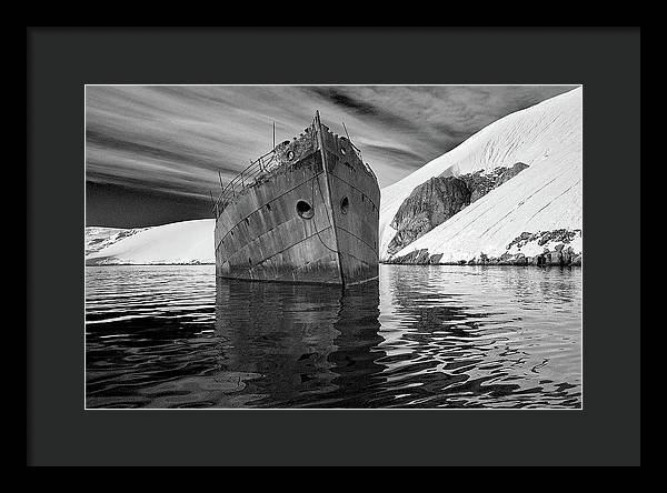 Whaling Ship, Black and White / Art Photo - Framed Print