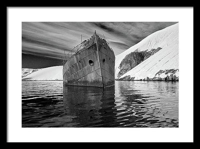 Whaling Ship, Black and White / Art Photo - Framed Print