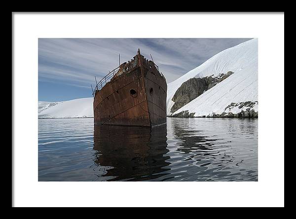 Whaling Ship / Art Photo - Framed Print